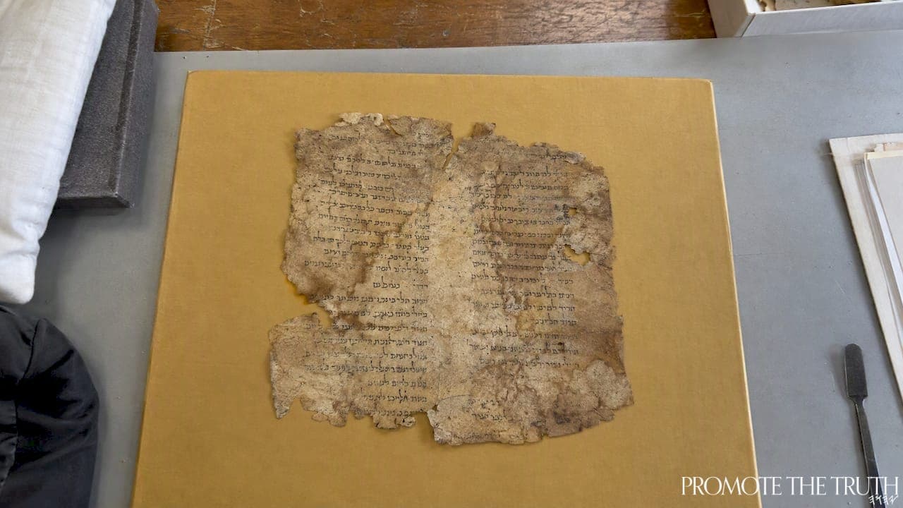 Tiykun Supariym: Examining Claims of Scribal Corrections in Scriptures